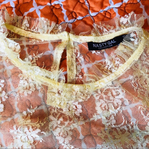 NASTY GAL Yellow Sheer Floral Peplum Top - Picture 5 of 8